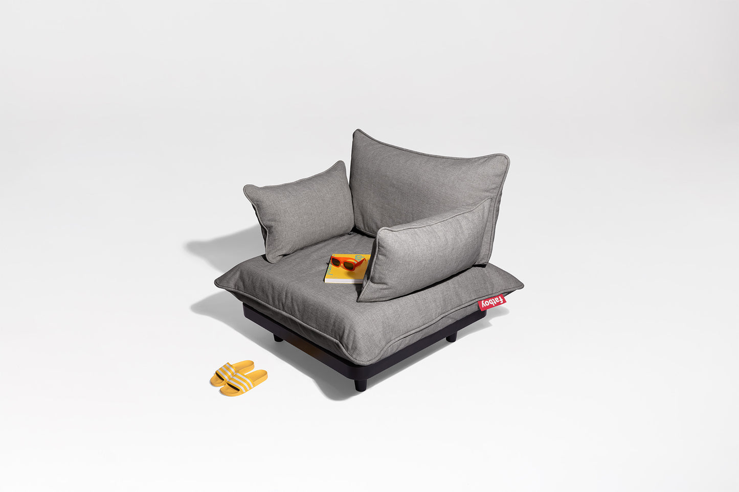 FATBOY Paletti Lunge Chair - dunkelgrauer outdoor Chair mit Armlehnen