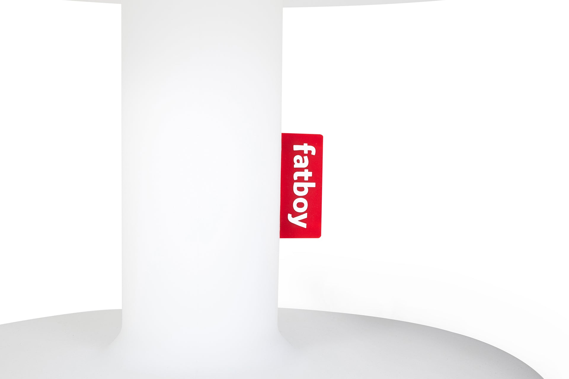 FATBOY Edison The Grand - Nahaufnahme vom Ständer und Logo